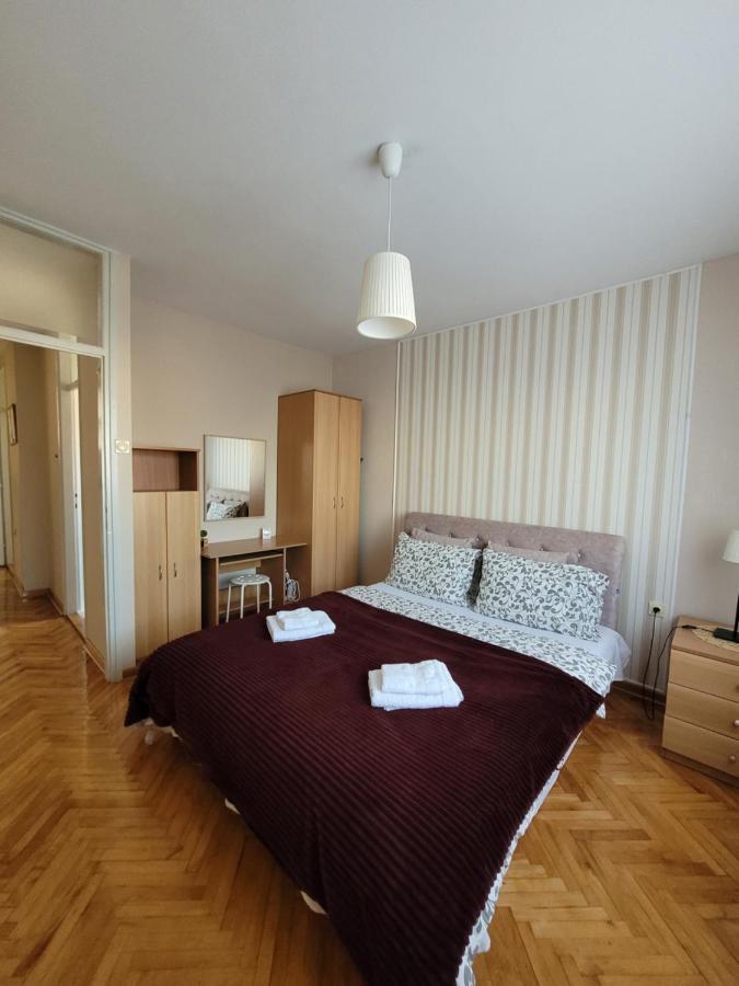 Community Park Apartment Ni Extérieur photo