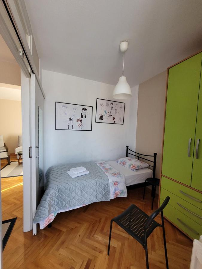 Community Park Apartment Ni Extérieur photo